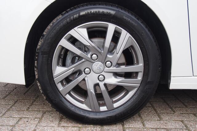 Peugeot 208 1.2 Turbo Active Pack Edition | Airco | LED-Koplampen | 16 inch LM-Velgen | Navigatie | Apple Carplay | Parkeersensoren | Cruise Control | DAB+ Radio | Multifunctioneel Stuurwiel |