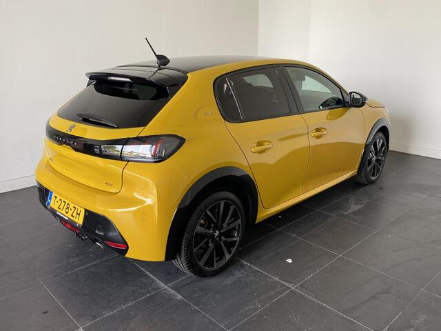 Peugeot 208 1.2 GT Pack 100 l CLIMATE | STOELVERWARMING| ADAPTIVE CRUISE | NAV | CARPLAY ANDROID | ZWART DAK | TREKHAAK | 50 DKM |