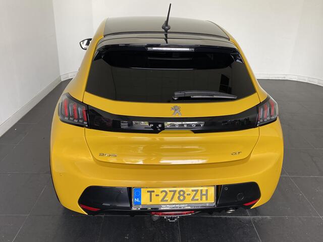 Peugeot 208 1.2 GT Pack 100 l CLIMATE | STOELVERWARMING| ADAPTIVE CRUISE | NAV | CARPLAY ANDROID | ZWART DAK | TREKHAAK | 50 DKM |