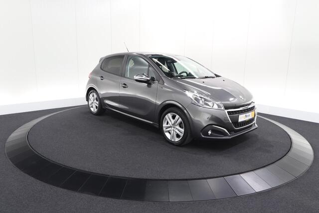 Peugeot 208 PureTech 82 Signature | Parkeersensoren | Apple Carplay | Navigatie