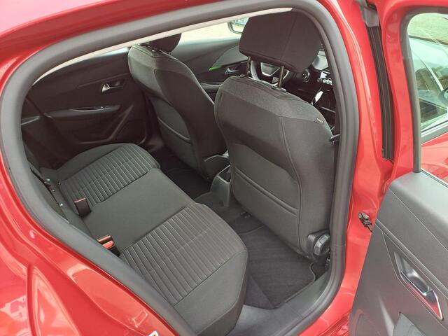 Peugeot 208 1.2 PureTech 100 Active Weinig kilometers, zuinige en mooie auto