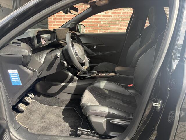 Peugeot 208 GT Pack 1.2 Turbo 100pk | ALCANTARA | DODEHOEKBEW. | STOELVERW. | CAMERA | NAVI | ADAPTIVE CRUISE | CLIMA | LM-VELGEN | DAB+ |