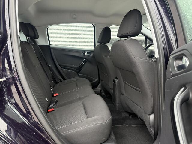 Peugeot 208 1.2 PureTech Blue Lease Executive 2e Eigenaar|Carplay|Cruise|Navi|Clima|PDC|Elek ramen|Lm velgen|N.A.P|Nieuwe APK bij aflevering