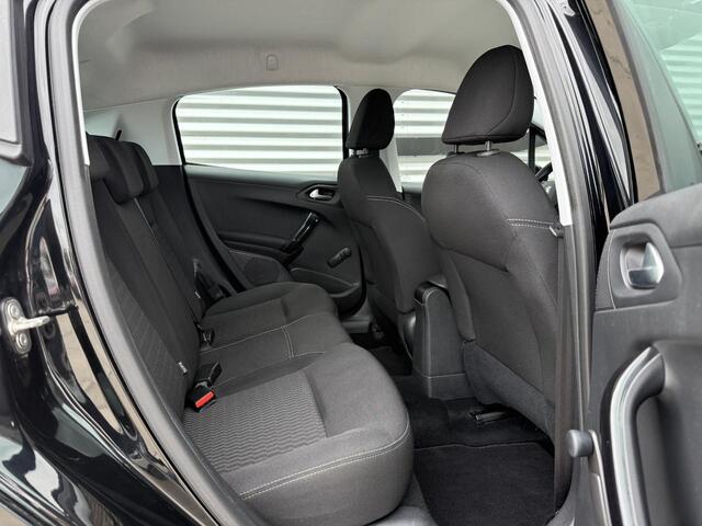 Peugeot 208 1.2 PureTech Blue Lion Navi|Airco|Cruise|Carplay|Elek ramen|Lm velgen|N.A.P|APK tot 03-2027