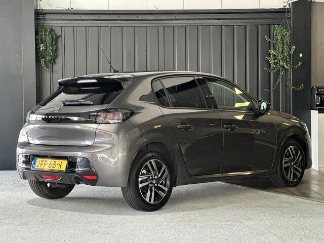 Peugeot 208 1.2 PureTech Allure Pack | Achteruitrijcamera | Stoelverwarming | Carplay | Cruise Control | LED Koplampen | LMV 16 |