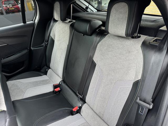 Peugeot 208 1.2 PureTech GT Pack Climate Control 3D Cockpit Pano Carplay
