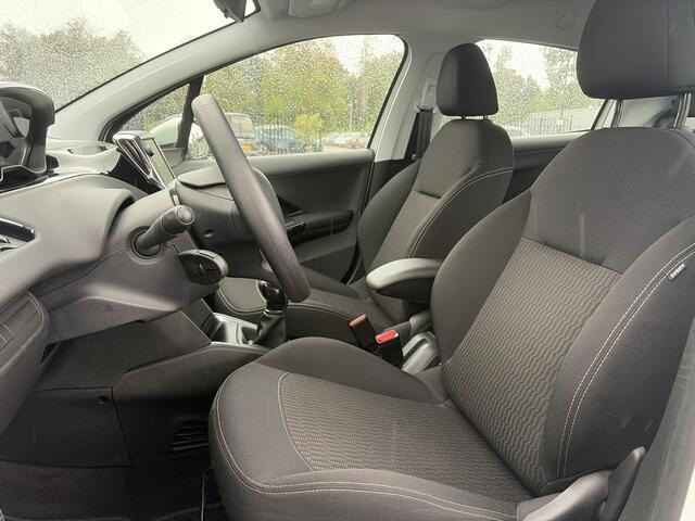 Peugeot 208 1.2 PureTech Blue Lion ?D-riem vv 2024?Dealer Onderhouden?Carplay?Navi?Trekhaak?2e Eigenaar?Recent beurt gehad?Airco?Cruise?Pdc?5 Deurs?Weinig Km?N.A.P?Apk tot 08-2027