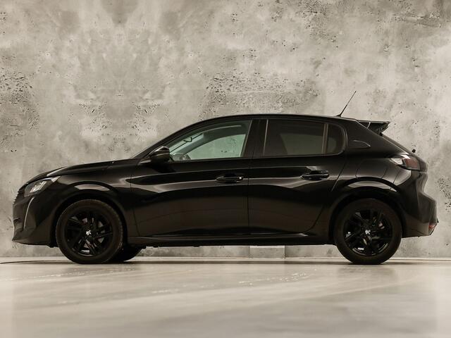 Peugeot 208 1.2 PureTech Allure Pack Automaat (VIRTUAL COCKPIT, BLACK PACK, APPLE CARPLAY, GROOT NAVI, 360 CAMERA, SPORTSTOELEN, GETINT GLAS, LM VELGEN, NIEUWSTAAT)
