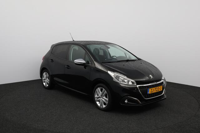 Peugeot 208 1.2 PureTech Signature/ INCLUSIEF NIEUWE DISTRIBUTIESET! Apple + Android/ Navi/ DAB+/ Airco/ Cruise/ Elek. pakket/ Isofix/ Bluetooth/ Armsteun/ Multi. LEDER. Stuur/ Mistl./ PDC/ Extra getint glas.