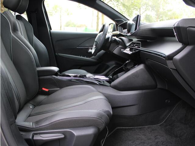 Peugeot 208 1.2 PureTech GT 130PK Automaat | Navi / Pano / Camera