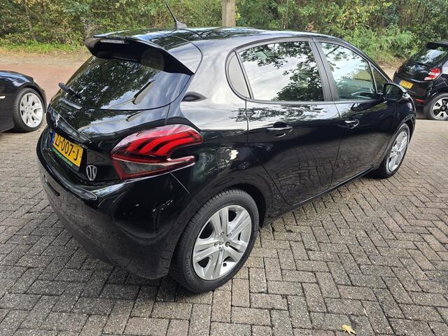 Peugeot 208 1.2 PureTech Signature | 1E EIGENAAR | 3/6 OF 12MND GARANTIE | CRUISE | NAVI |