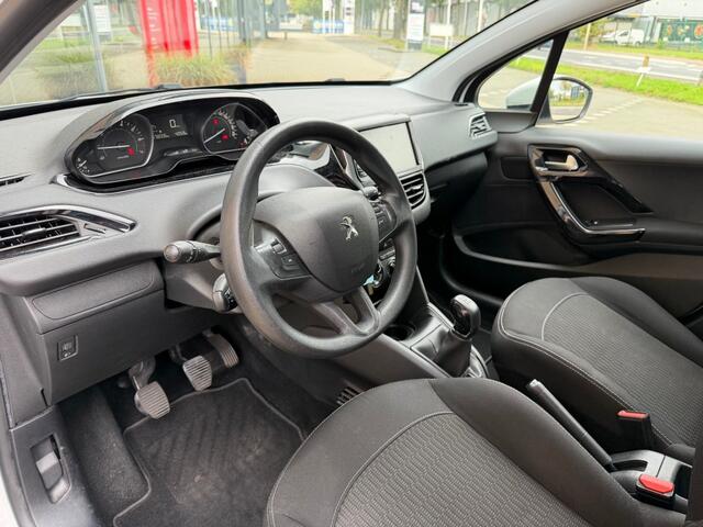 Peugeot 208 1.2 PureTech Active / 5 Drs / Lage km
