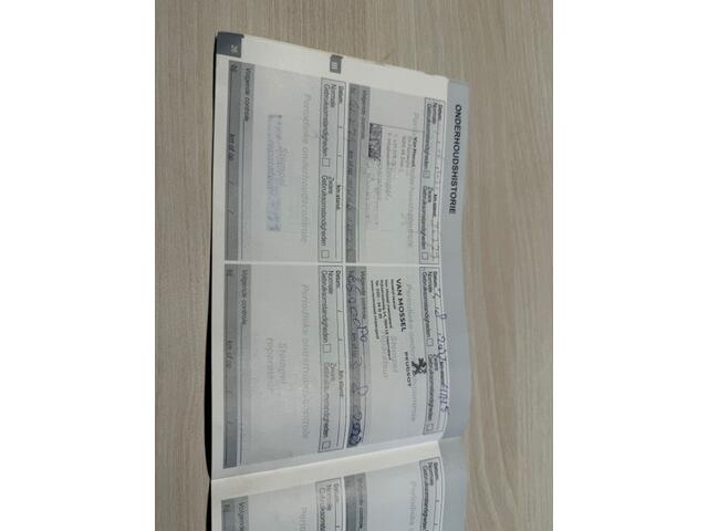 Peugeot 208 1.2 PureTech Active / 5 Drs / Lage km