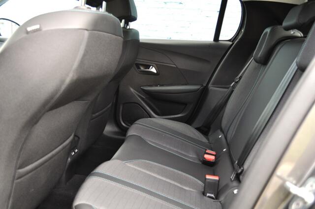 Peugeot 208 1.2 Allure Aut. pdc. crc. egtg
