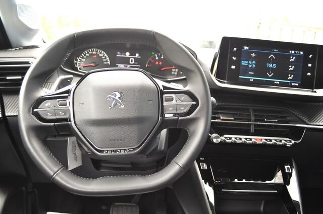 Peugeot 208 1.2 Allure Aut. pdc. crc. egtg