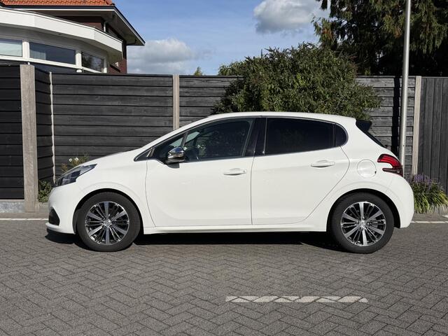 Peugeot 208 Allure 1.2 PureTech 82PK Trekhaak, Navigatie, Parkeersensoren Achter, Climate Control, Cruise Control