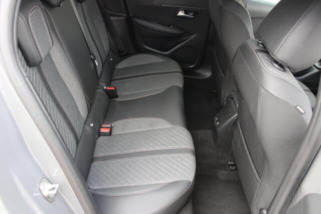 Peugeot 208 1.2 Hybrid 110 e-DCS6 Allure Automaat Airco Carplay Rondom sensoren Nieuwstaat