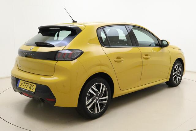 Peugeot 208 1.2 PureTech Allure 100pk | Climate Control | Camera | Apple Carplay - Android Auto | Stoelverwarming | Cruise Control | Parkeersensoren | DAB