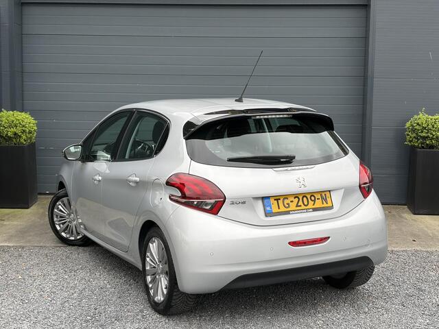 Peugeot 208 1.2 PureTech Blue Lease Executive ?Dealer Onderhouden?2e Eigenaar?Navi?Carplay?Clima?Cruise?Pdc?5 Deurs?16'' Lm velgen?N.A.P?Apk tot 09-2027