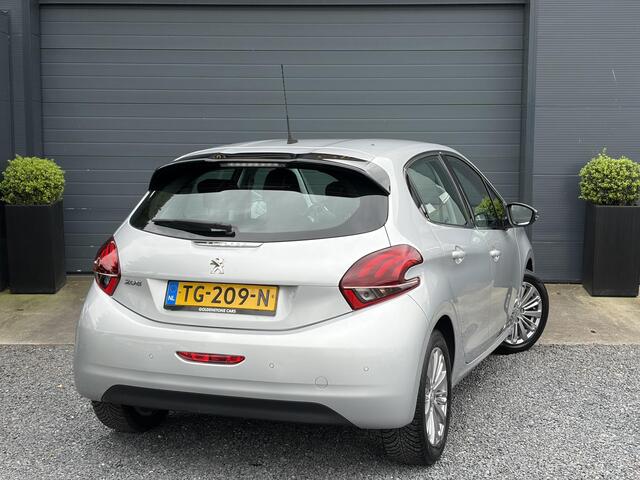 Peugeot 208 1.2 PureTech Blue Lease Executive ?Dealer Onderhouden?2e Eigenaar?Navi?Carplay?Clima?Cruise?Pdc?5 Deurs?16'' Lm velgen?N.A.P?Apk tot 09-2027