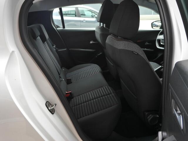 Peugeot 208 1.2 PureTech Active | CarPlay | Parkeersensoren | Navigatie | LED | Airco | Cruise Control