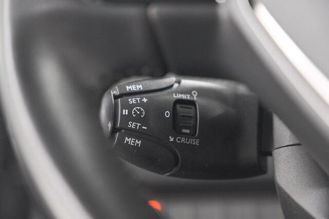 Peugeot 208 PureTech 75 Active Pack | Navigatie | Parkeersensoren | Apple Carplay | Allseason Banden