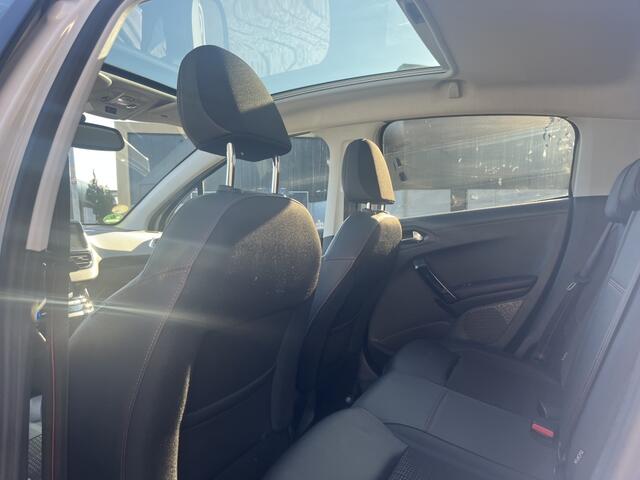 Peugeot 208 1.6 BlueHDi GT-line Clima Leer Led JBL Pano