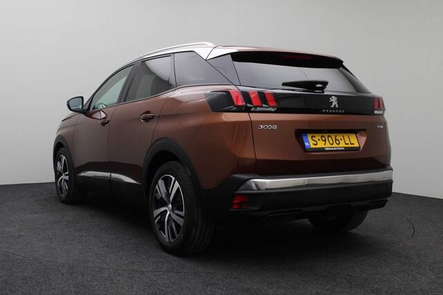 Peugeot 3008 1.2 PureTech GT Line 2017 Navigatie | Camera | Panorama dak | Bluetooth | PDC | Cruise control | LED | Lichtmetaal | Lederen bekleding | Climate control
