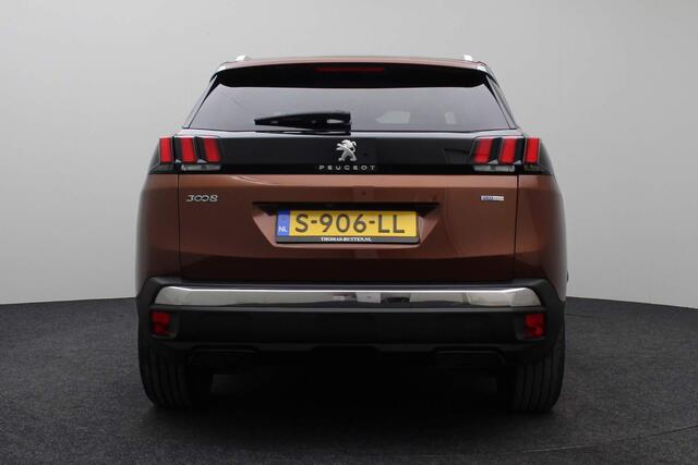 Peugeot 3008 1.2 PureTech GT Line 2017 Navigatie | Camera | Panorama dak | Bluetooth | PDC | Cruise control | LED | Lichtmetaal | Lederen bekleding | Climate control