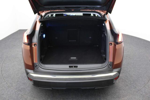 Peugeot 3008 1.2 PureTech GT Line 2017 Navigatie | Camera | Panorama dak | Bluetooth | PDC | Cruise control | LED | Lichtmetaal | Lederen bekleding | Climate control