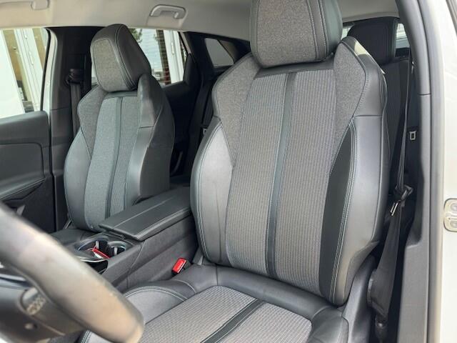 Peugeot 3008 1.2 PureTech Allure Pack Automaat Navi, Camera, Apple Carplay/Android Auto