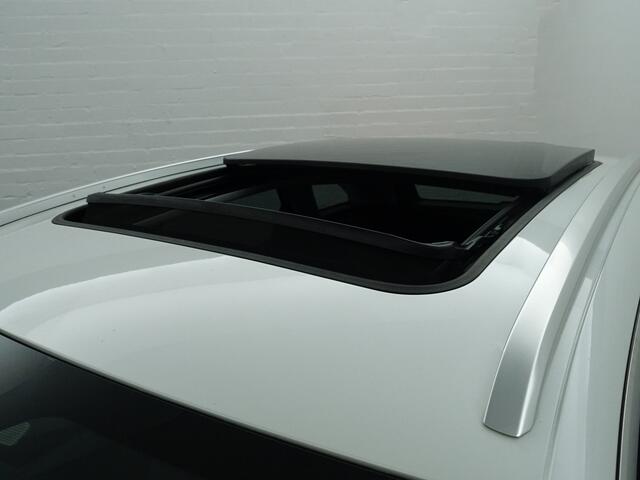 Peugeot 3008 1.2 PureTech Crossway Aut- Panodak, Carplay, 360 Camera, Sfeerverlichting, Stoelverwarming, Keyless, Sport Interieur
