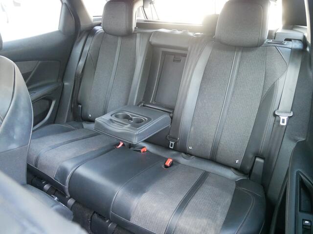 Peugeot 3008 1.2 PureTech GT Line, Navi, Camera, PDC!!