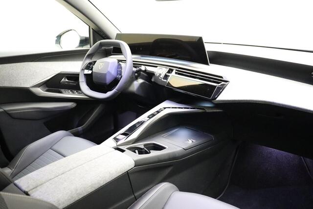 Peugeot 3008 1.2 Hybrid 136 Allure | Nieuw model | 360 Camera | Carplay | Navigatie | Verwarmbaar stuurwiel | Keyless Entry/Start | Adaptive Cruise Control | BLIS | Draadloze telefoon oplader | DAB |