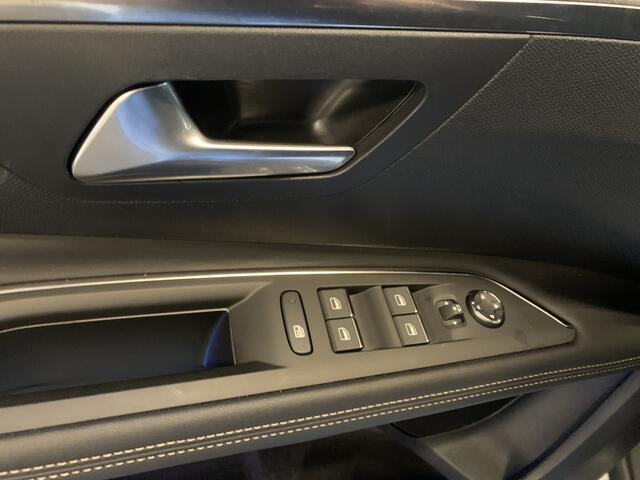 Peugeot 3008 1.2 PureTech 130 PK GT BLACK PACK EAT8 AUTOMAAT NAVIGATIE-AUTOMATISCHE ACHTERKLEP-ADAPTIVE CRUISE CONTROL