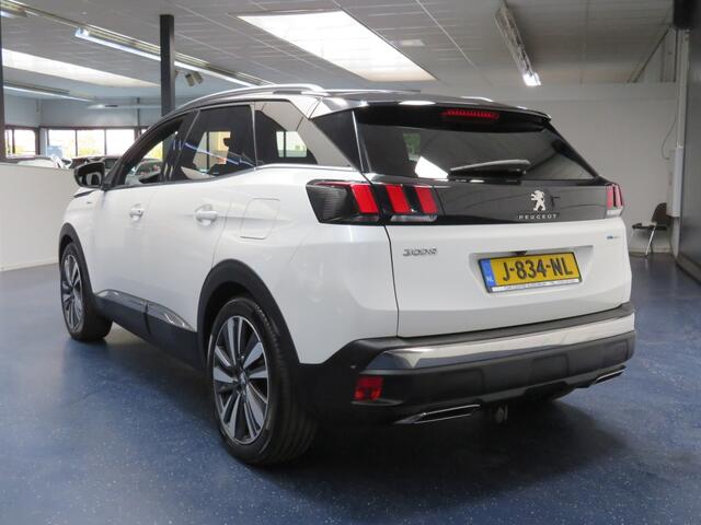 Peugeot 3008 1.6 HYbrid4 Première