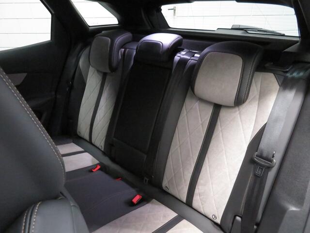 Peugeot 3008 1.6 HYbrid4 Première