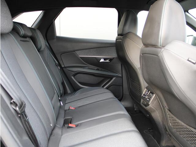 Peugeot 3008 1.2 PureTech Allure Automaat | Navi / Camera / Climate