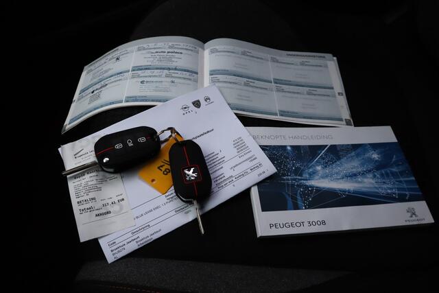 Peugeot 3008 1.2 PureTech Blue Lease Executive NL-Auto!! Distributiesnaar vervangen bij 140000km !!
