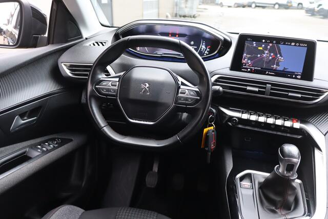 Peugeot 3008 1.2 PureTech Blue Lease Executive NL-Auto!! Distributiesnaar vervangen bij 140000km !!