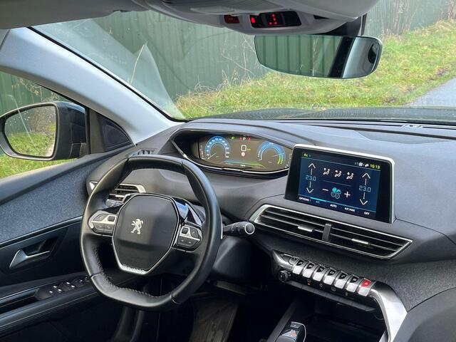 Peugeot 3008 1.6 HYbrid 225 Allure Camera
