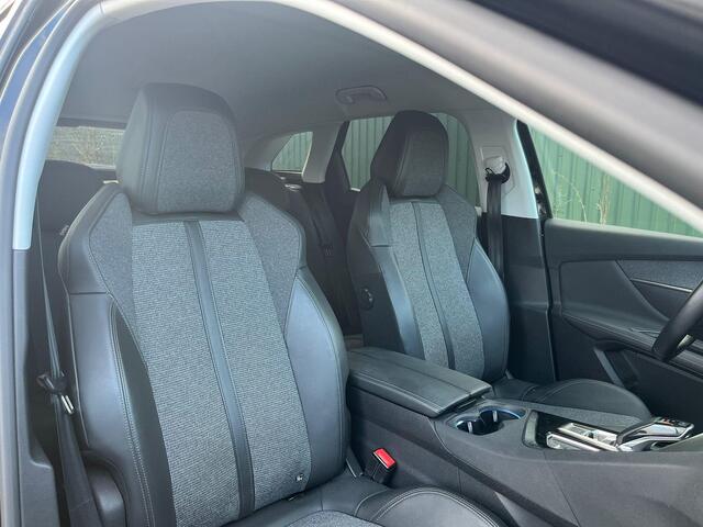 Peugeot 3008 1.6 HYbrid 225 Allure Camera
