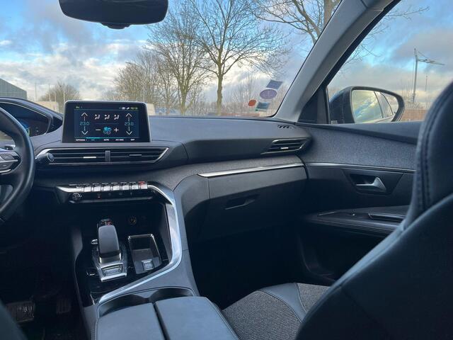 Peugeot 3008 1.6 HYbrid 225 Allure Camera