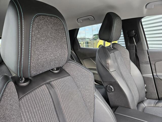 Peugeot 3008 HYbrid 225 Allure Plug In Hybrid Facelift Dealer O.H PHEV | 360 Camera | Full LED | Sportstoelen Verwarmd | DAB Radio | Apple Carplay | Navi Full Map | Laneassist |