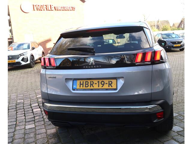 Peugeot 3008 130 Pk Benzine * Navigatie * Achteruitrij Camera * Climate & Cruise Control * L.M. Velgen * Apple Car Play + Android Auto * Vingerhoets; Vierde Generatie Eersteklas Service !