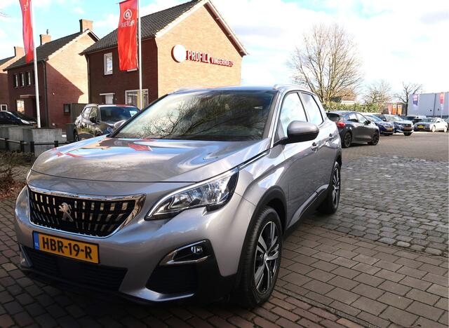 Peugeot 3008 130 Pk Benzine * Navigatie * Achteruitrij Camera * Climate & Cruise Control * L.M. Velgen * Apple Car Play + Android Auto * Vingerhoets; Vierde Generatie Eersteklas Service !
