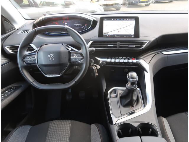 Peugeot 3008 130 Pk Benzine * Navigatie * Achteruitrij Camera * Climate & Cruise Control * L.M. Velgen * Apple Car Play + Android Auto * Vingerhoets; Vierde Generatie Eersteklas Service !