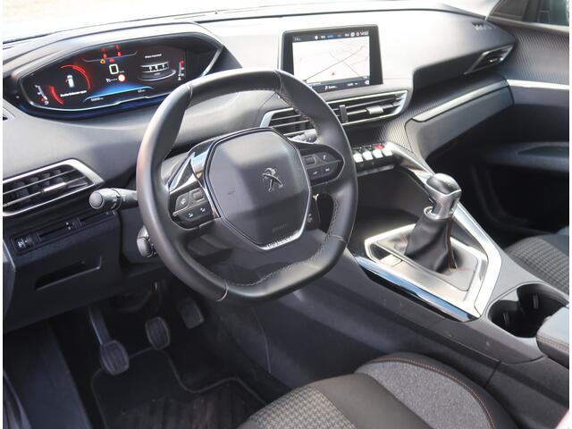 Peugeot 3008 130 Pk Benzine * Navigatie * Achteruitrij Camera * Climate & Cruise Control * L.M. Velgen * Apple Car Play + Android Auto * Vingerhoets; Vierde Generatie Eersteklas Service !
