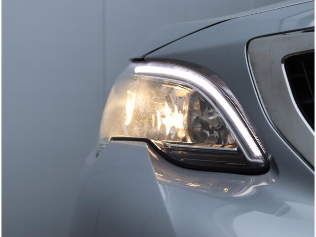 Peugeot 3008 1.2 PureTech Allure | Parkeercamera | Keyless | Navi by app