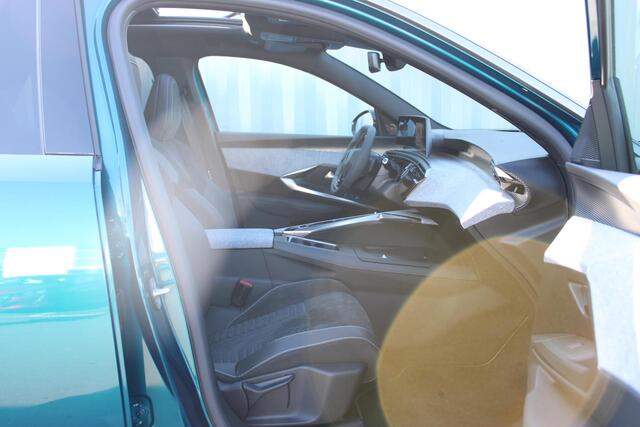Peugeot 3008 e-3008 GT Avantage 73 kWh Navigatie / Panoramdak / Camera voor en achter